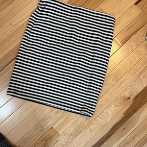 Old Navy Black and White Striped Pencil Skirt